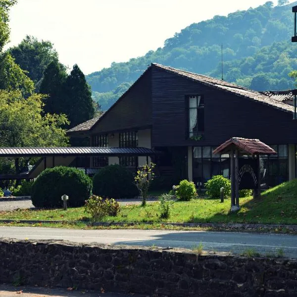 Hotel Baztan, hotel in Garzáin