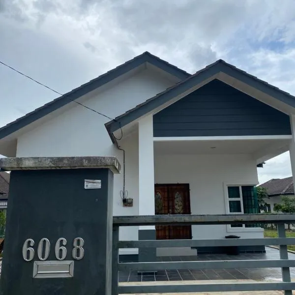 Ladiya Homestay Islamic, hotel in Kampong Ranggol Petai