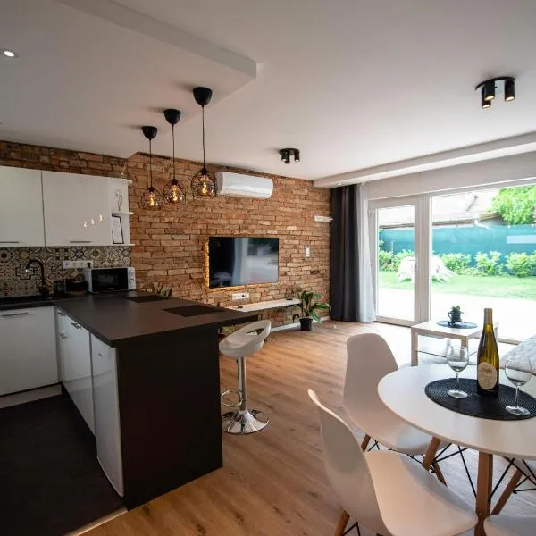 Pitypang Apartman Kápolnásnyék, hótel í Kápolnásnyék