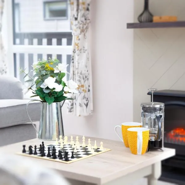 Lakeside Lodge, Green Hill Farm Holiday Village, Hotel in Salisbury