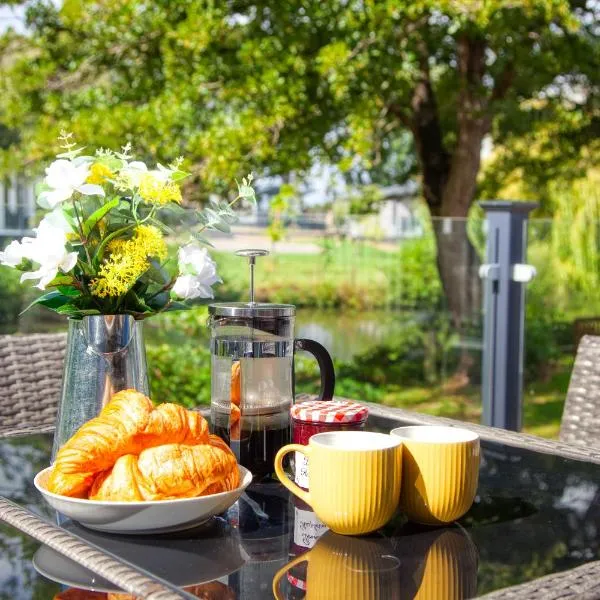 Lakeside Lodge, Green Hill Farm Holiday Village, hotel v destinaci Salisbury