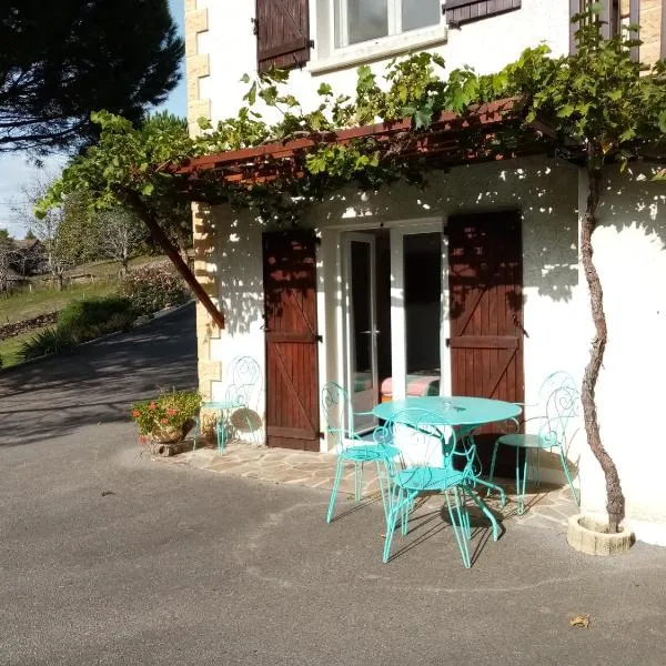 Chambre calme en correze、Sainte-Fortunadeのホテル