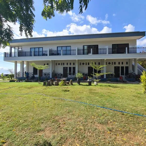 Merpati inn hotel, מלון בDompu