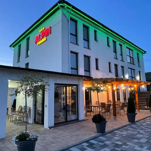 ALPIN rooms, hotel em Topliţa