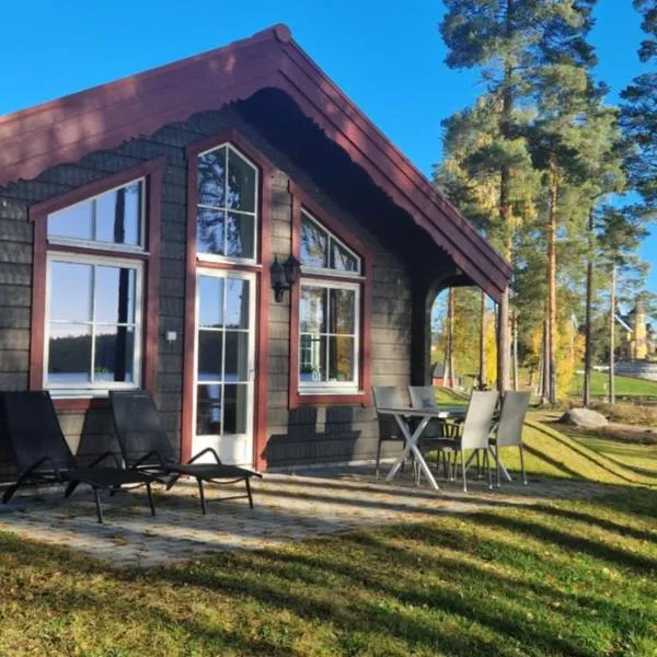 Lakeside log cabin Främby Udde Falun, hotel en Linghed