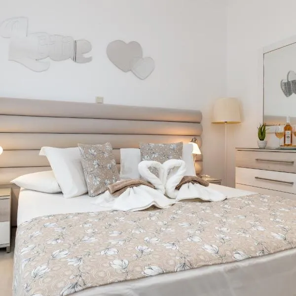 Panos Luxury Studios, hotell sihtkohas Parikiá