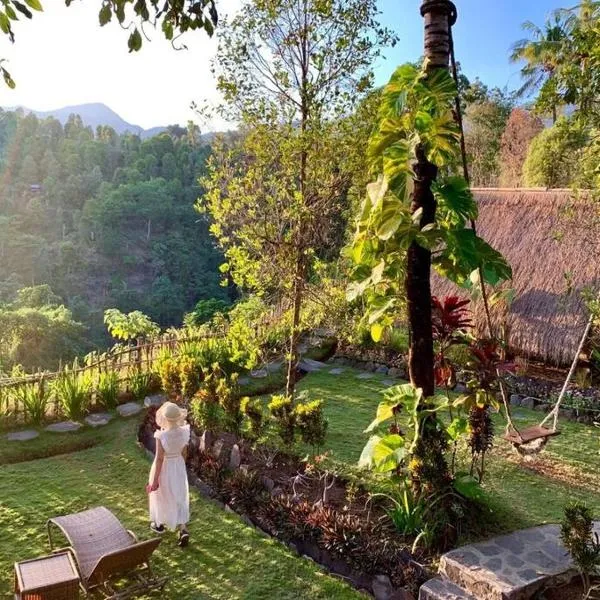 Eco Hut by Valley and 7 Waterfalls, hotel v destinaci Ambengan