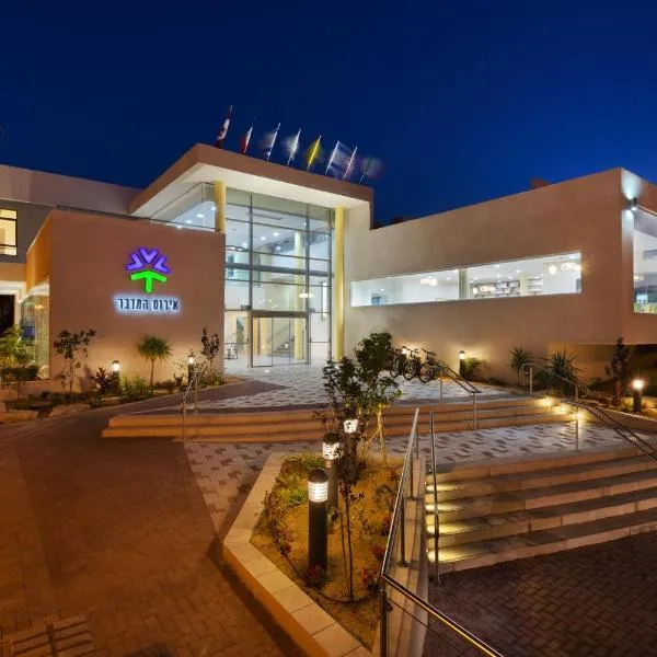 Desert Iris Hotel, khách sạn ở Yeroẖam