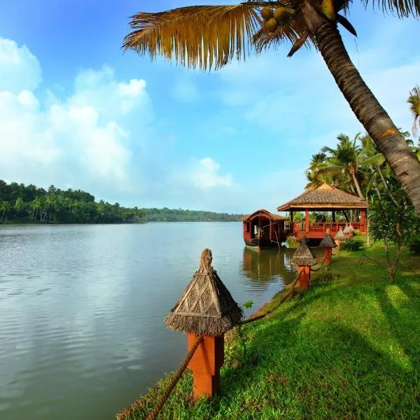 Fragrant Nature Backwater Resort & Ayurveda Spa Kollam, hotel din Kollam