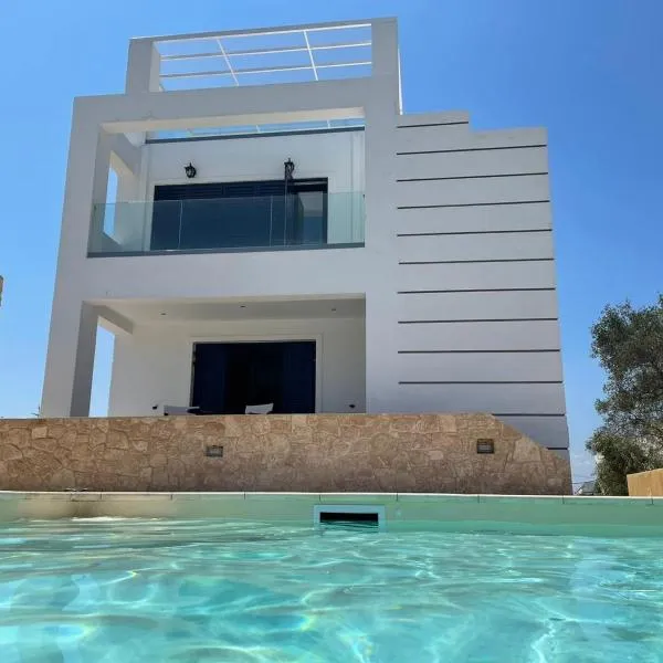 Souvala /Aegina. Excellent location Luxury villa., hotel in Vathí