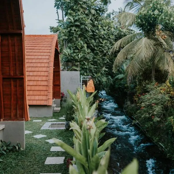 Kubu River View, hotel v destinaci Ambengan