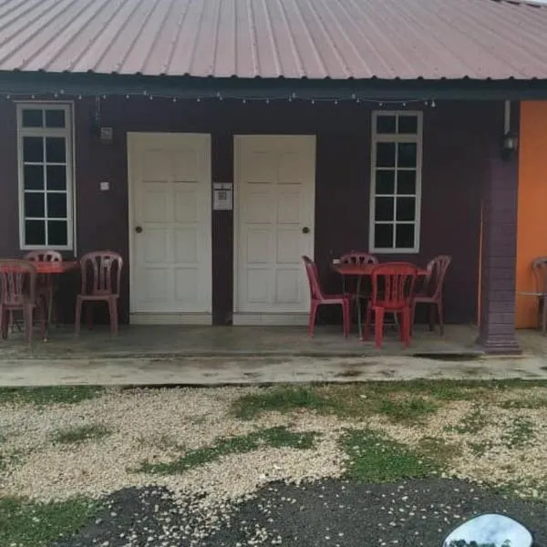 Ema roomstay, hotel v destinaci Jementah