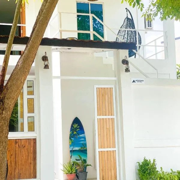 Moodhu Surf House, hotel v destinácii Himmafusi