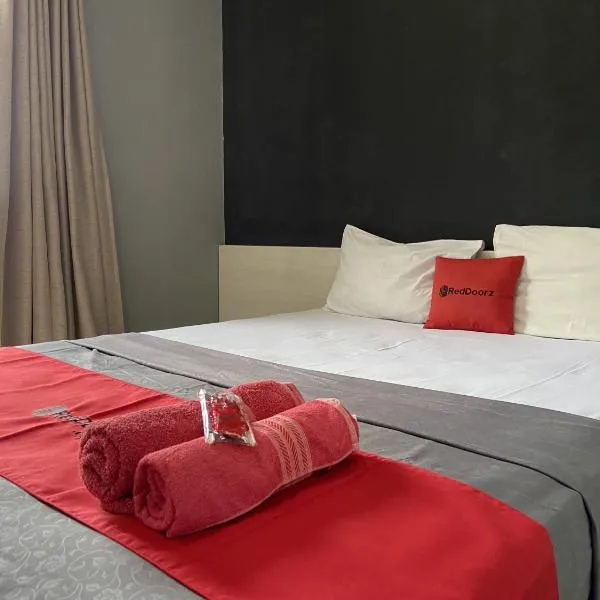 RedDoorz near RSUD Margono Purwokerto 3, hotel u gradu 'Purwokerto'