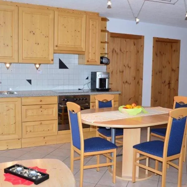 Villa Kuntner Bund, hotel en Tschierv