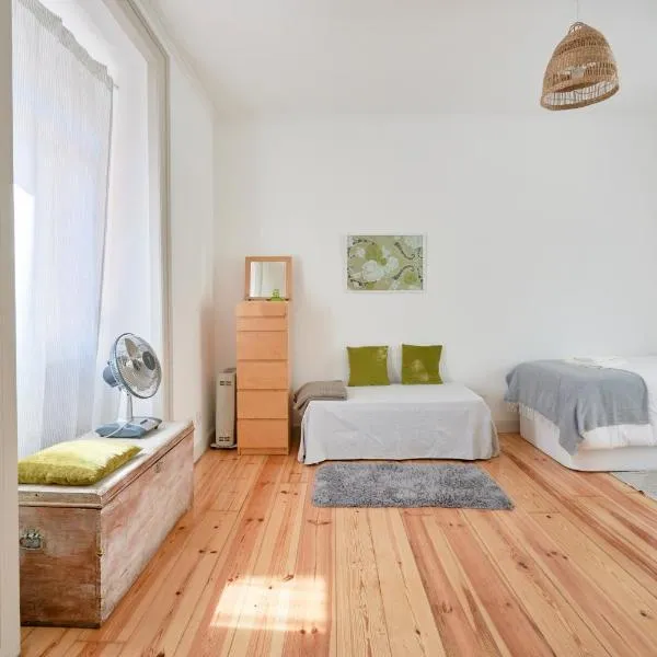 Sunny Apartment with balcony!