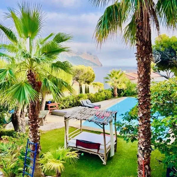 Astoria Villa maison d hôtes Appartement vue mer avec piscine, готель у місті Кассі