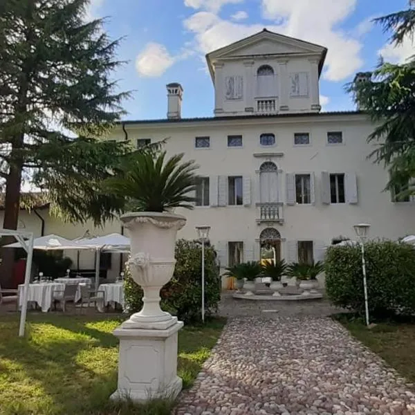 Villa Cigolotti, hotel Vivaróban