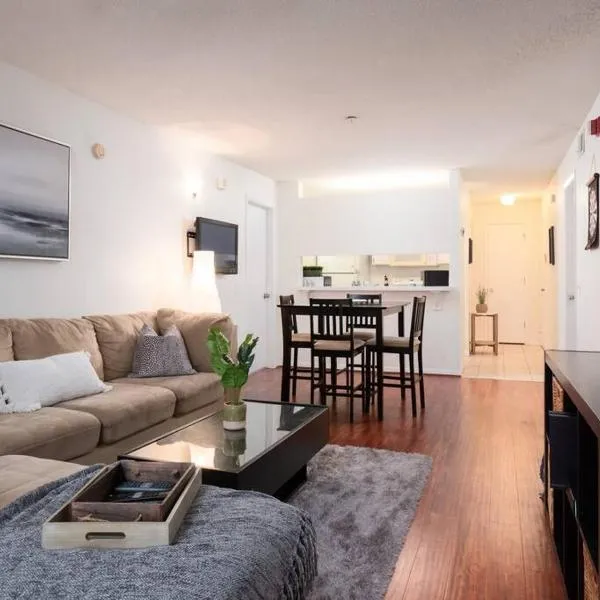 Spacious Condo Mins to Shands, University, & DOWNTOWN!, hotel v destinaci Gainesville