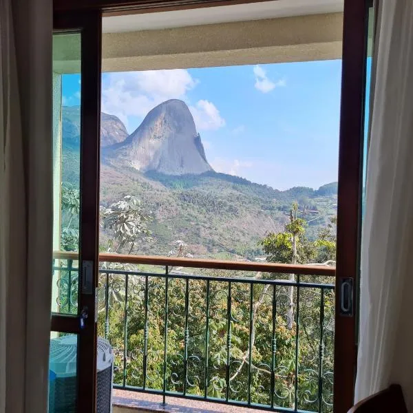 Vista para Pedra Azul e TV de 85'', hotel v destinaci Pedra Azul