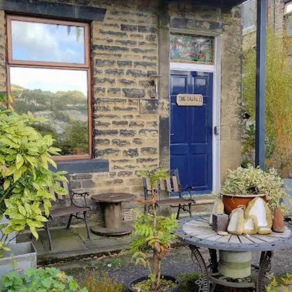 The Cabin - Great Views, Garden, Netflix, Near Town, hotel in Hebden Bridge