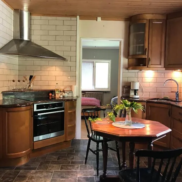 Spacious accommodation, close to nature and attractions, hotel v destinaci Alvesta