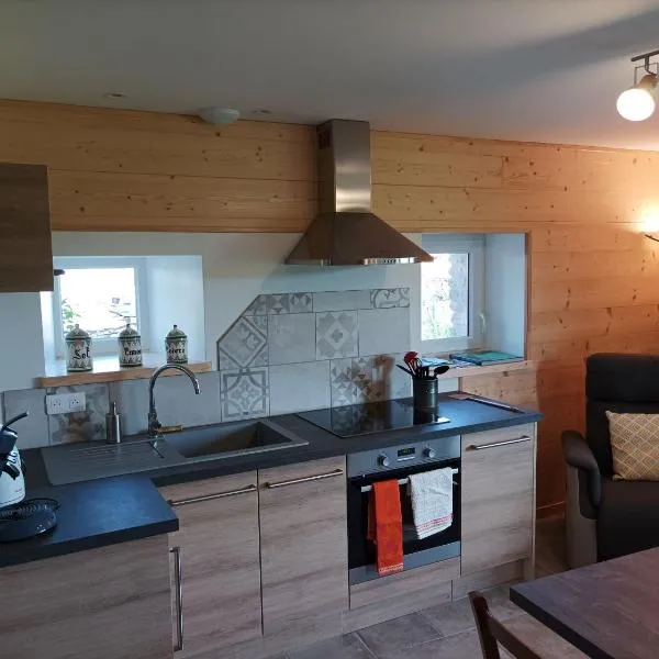 Gîte Massatho tout confort avec jardin, hotel v destinaci Fay-en-Montagne