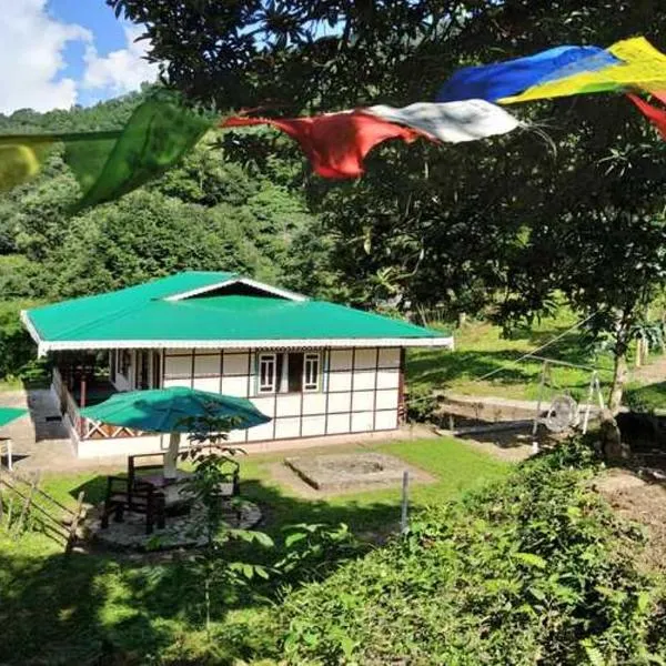 The Nettle and Fern Farmstay, hotel in Gyalshing