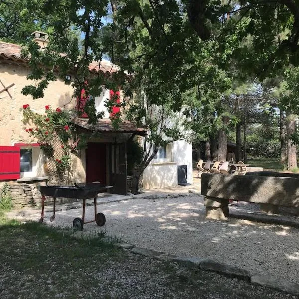 Le Cabanon de Vally, hotel di Caromb