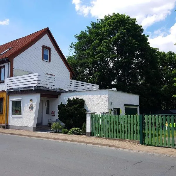 Ferienwohnung Monique am Stieger See、Stiegeのホテル