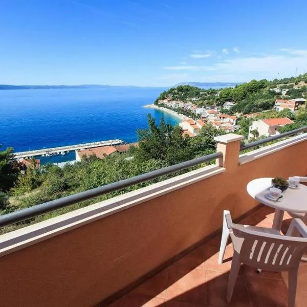 Summerheaven Apartments, hotel v Podgore