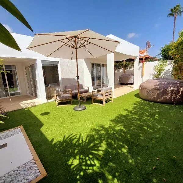 Bungalow de diseño hidromasajes terraza y piscina., hôtel à San Bartolomé