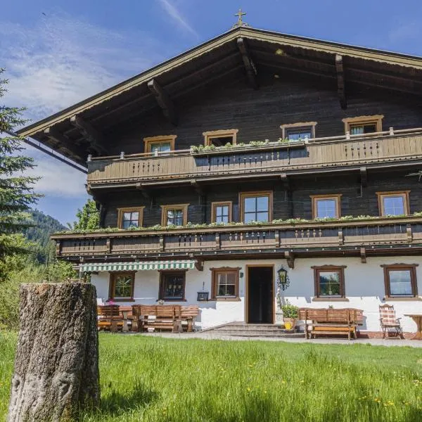 Weberhof Top 2, hotel v destinaci Brixen im Thale