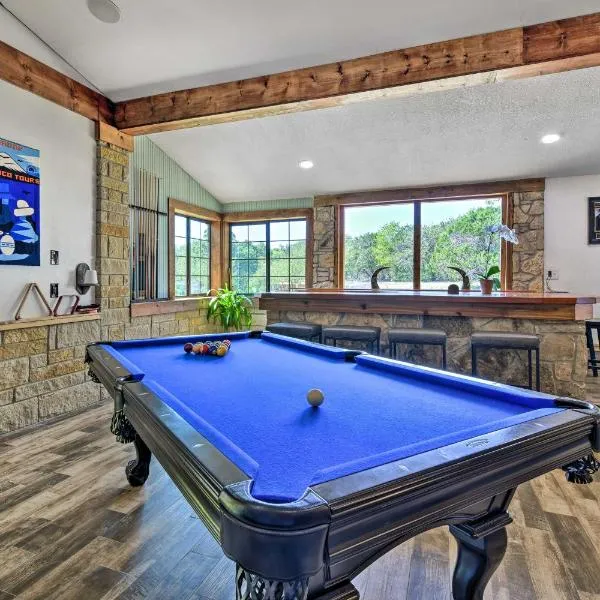 Spacious Glen Rose Home on Paluxy Riverfront, hotel in Glen Rose