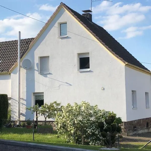 Ferienwohnung Wolff am Natursteig Sieg und Westerwald, hotel in Pracht
