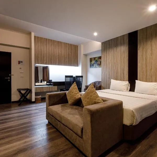 Grand Marina Residence Hotel, khách sạn ở Ban Laem Chabang