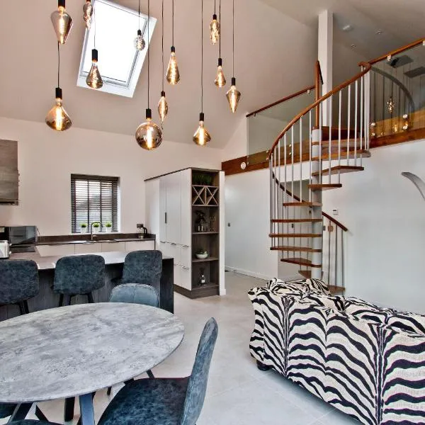 Contemporary 2 bedroom eco home with a twist, hotel in Marton