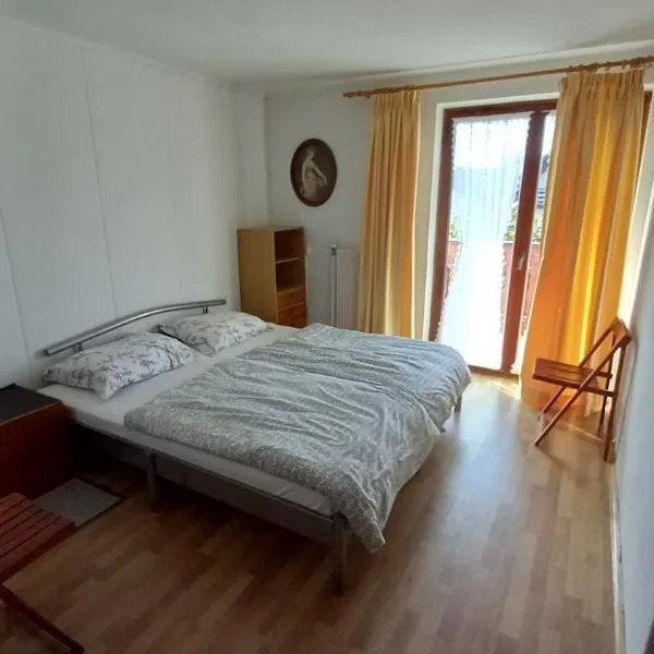 Draga - 2 bedroom apartment, hotell i Tržič