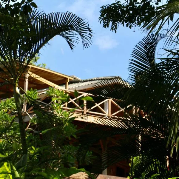 Eden Jungle Lodge, hotel in Punta de Gallinazo