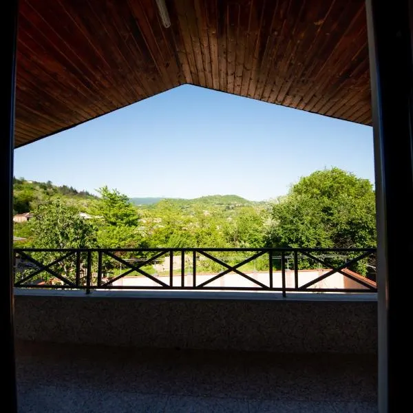 Guest House Azalea, hotel in Kutaisi