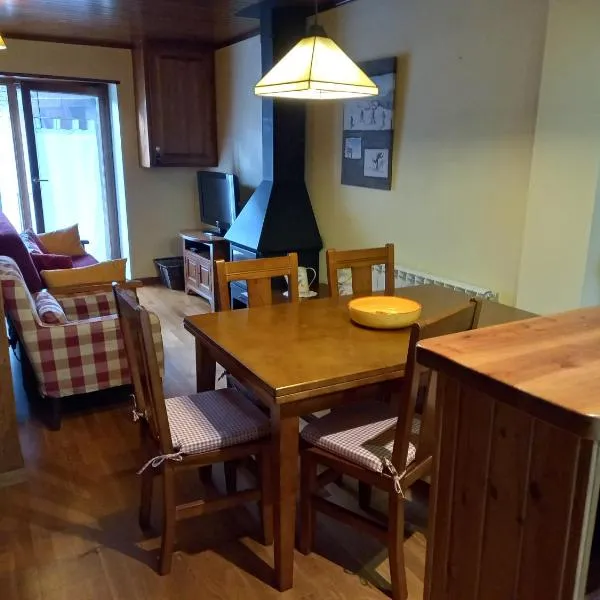 Acogedor Apartamento 2 Habitaciones en Boí, hotel em Boí