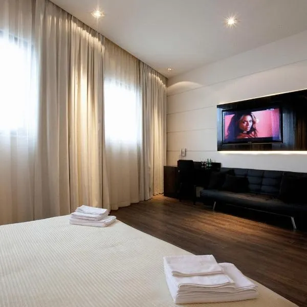 Villa & Spa, hotel v destinácii Łomianki