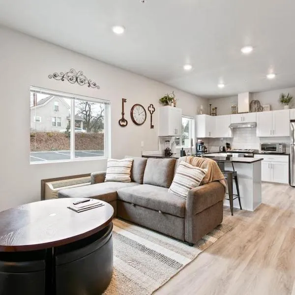 Full ADA Unit - 2 Bed 2 Bath Unit Near Downtown, hotel a Spokane