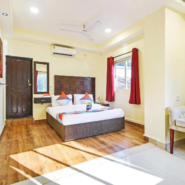 FabExpress Golden Nest Deluxe With Pool, Calangute, hotell i Old Goa