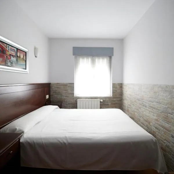 Pensión Serafín, hotell i Avilés