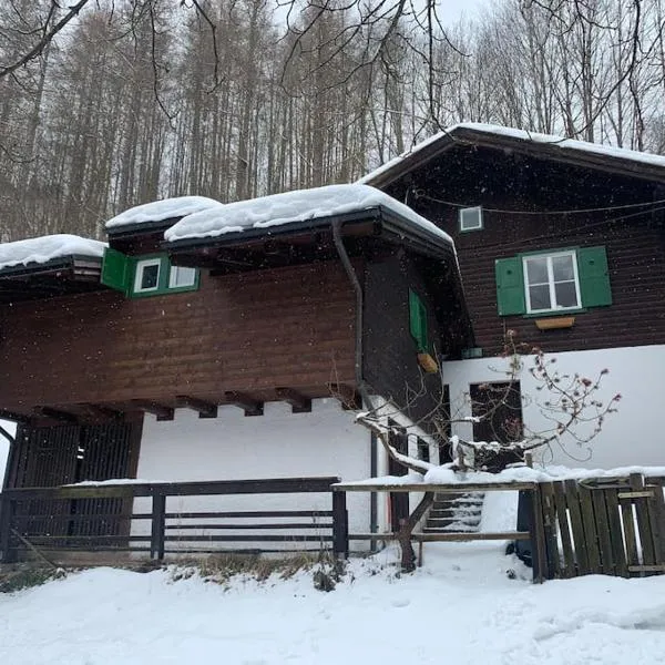 Kleine Alpenhütte in Lend 2024 neben der Salzach, hotell sihtkohas Lend