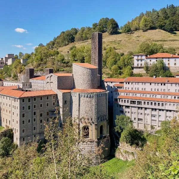 Iraipe Santuario de Arantzazu Hotel, hotel in Zegama