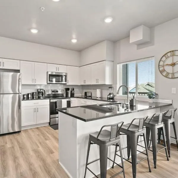 Very New 2 Bed 2 Bath Near DT and Perry District, hotel in Spokane