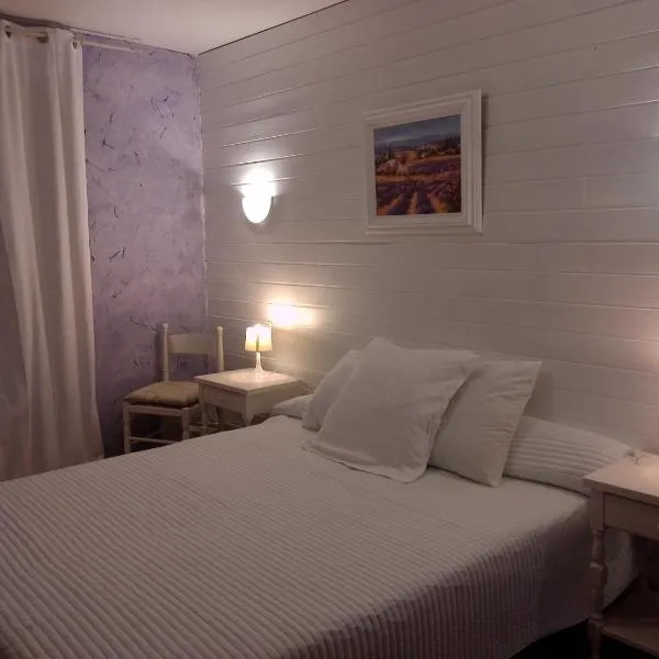 Chez Cécile, hotel v destinaci Mornas