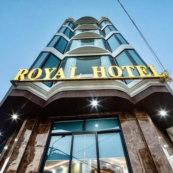 Hotel Royal, hotell i Nam Giao